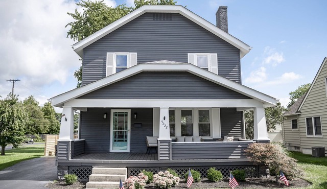 3 BR cozy + renovated walkable downtown stay