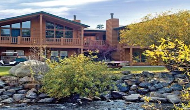 3 BR DELUXE River Front Sleeps 8 Estes Park Near Entrance to Rocky Mtn Natl Park