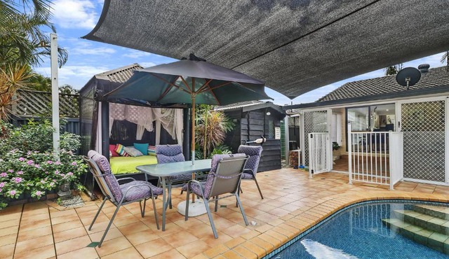 3 BR Hidden Gem with WIFI and Indoor Fireplace