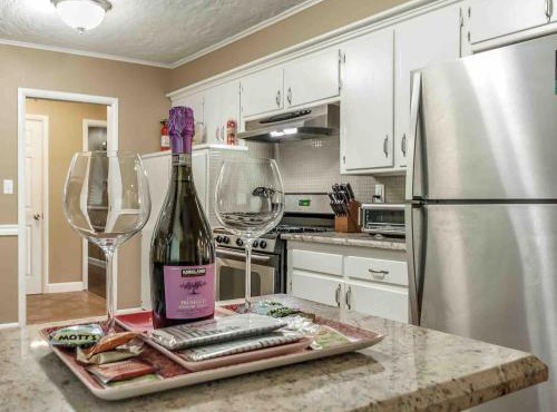 3 BR home with a Gameroom close to campus