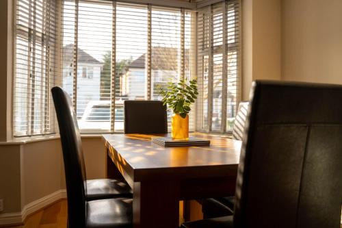 3 BR House BHX HS2 Contractor Solihull FREE Parking