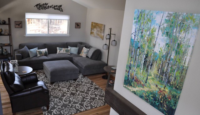 3 BR House for Families & Professionals - Walk to Trails, Breweries, Restaurants