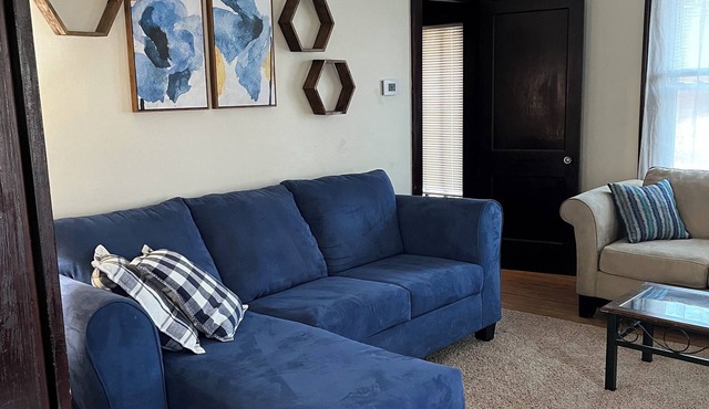 3-BR house in serene Bridgeton 10 mile from Airport WiFi AC. Enjoy peaceful stay