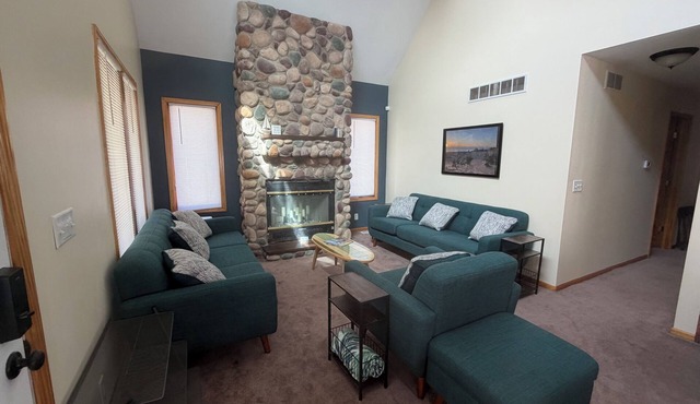 3 BR + Loft in Silver Lake ~ Sleeps 13 ~ AC ~ WIFI ~ Firepit ~ Beds on 3 Levels