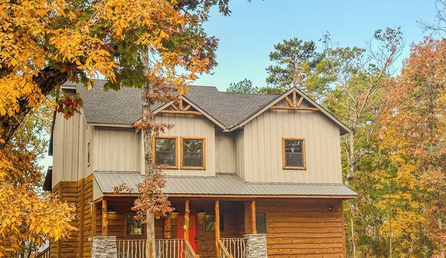 3 BR Luxury Cabin & Hot Tub near Buffalo River!