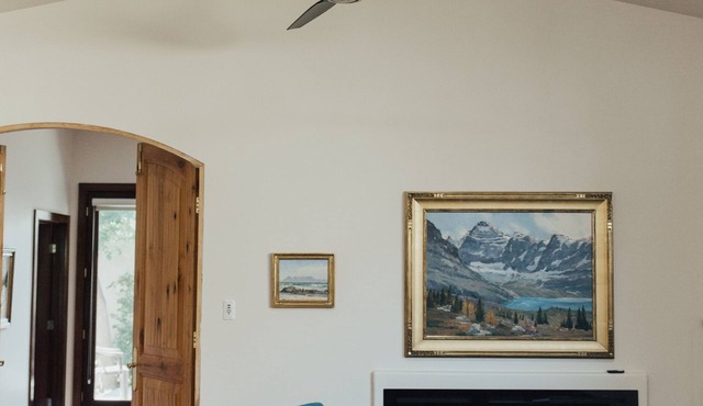 3 BR Luxury Condo 7 Minutes to Hospitals