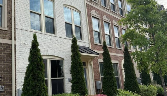3 Br Modern Townhome Newly Built - 15 mins from Downtown DC