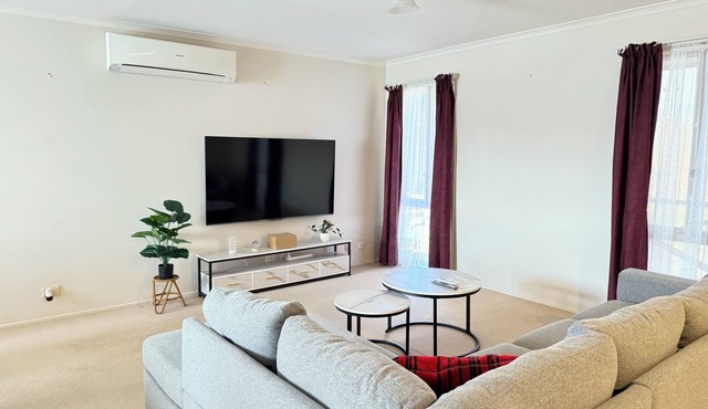 3 BR Rear House - Private Home on Shared Block