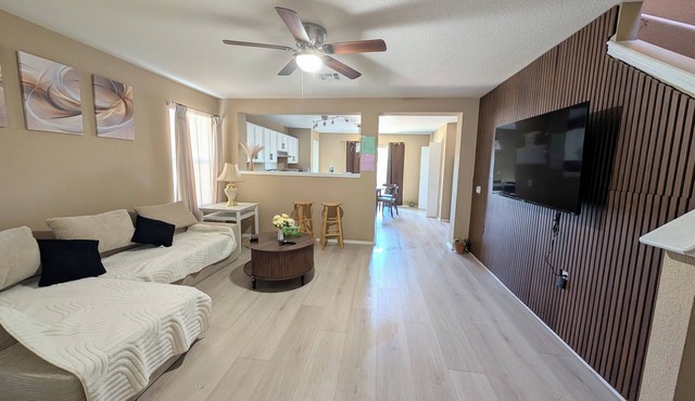 3 BR South Austin House/Close to Downtown, UT and Airport/5 beds/Sleeps 9