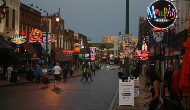 3 BR Townhouse in Downtown Entertainment District