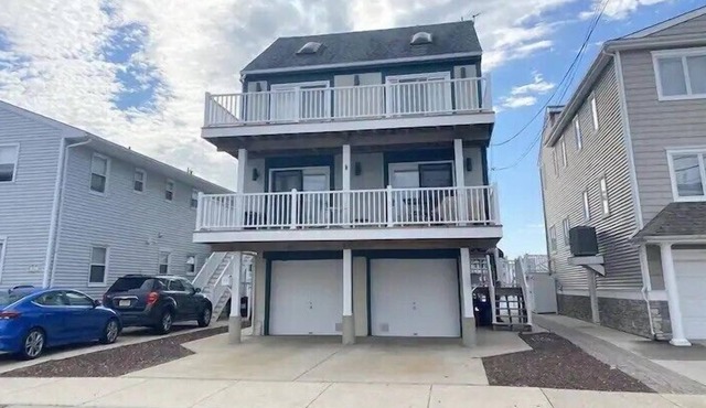 3 br. townhouse is located on the lagoon with a great boat slip!