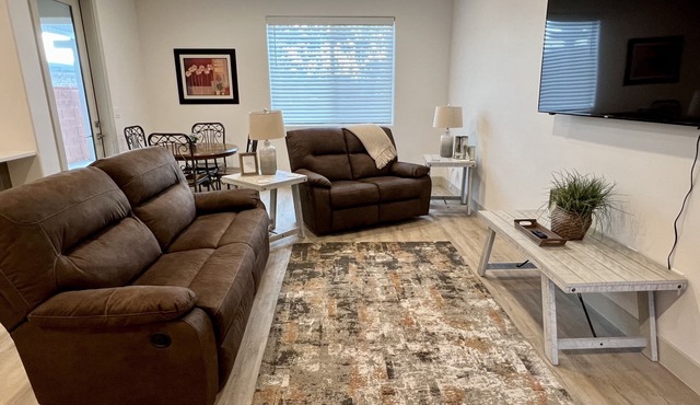 3 BR Townhouse w/View/Private Patio in Santa Clara/Heated Pool/EV Friendly