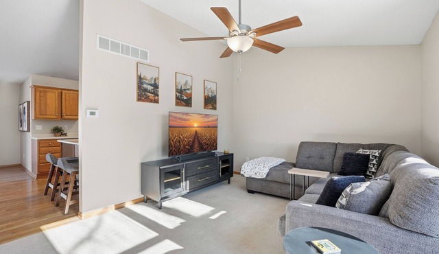 3 BR WEST side by Kinnick, Carver Hawkeye Arena and Hospital!
