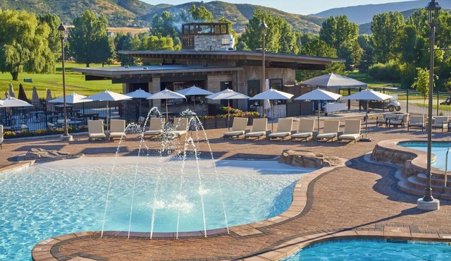 3 Breathtaking Haven w/Hot Spring, Resort Amenities & Outdoor Adventure!