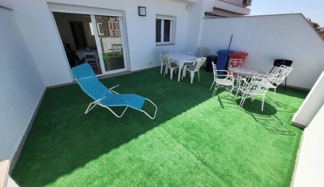 3 - Bright duplex penthouse with lawn terrace