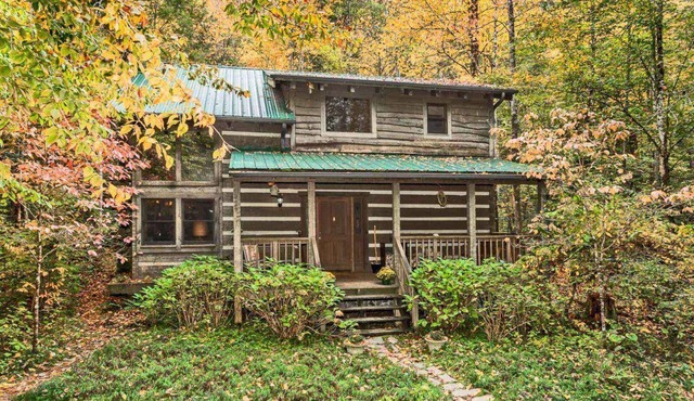 3 Brothers Creekside Cabin
