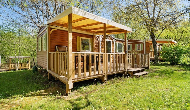 3★ Campsite in Périgord Noir – Mobile Home with Pool, Fishing & Family Activities