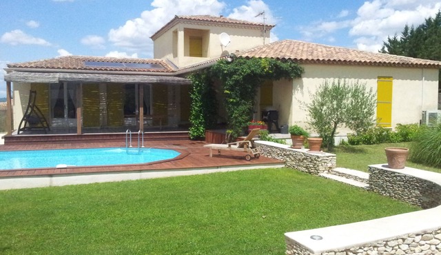 3 Chambres D'hôtes Privatives Entièrement Climatisées Dans Villa Avec Piscine