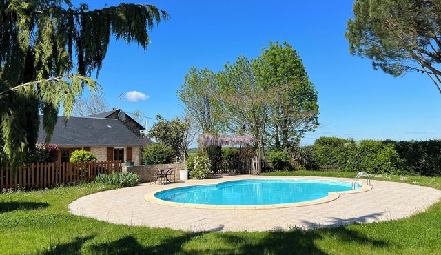 3 charming self-contained gites-beautiful pool & games room; ideal for families