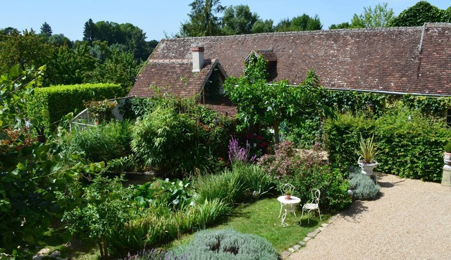3* character gîte near Beauval zoo and châteaux, with swimming pool