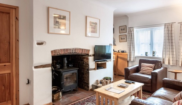 3 Church Street - Two Bedroom House, Sleeps 3