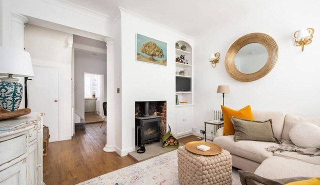 3 Church Walk, Long Melford