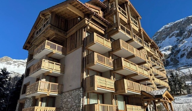 3 comfortable and bright rooms, beautiful view of Solaise and the Daille