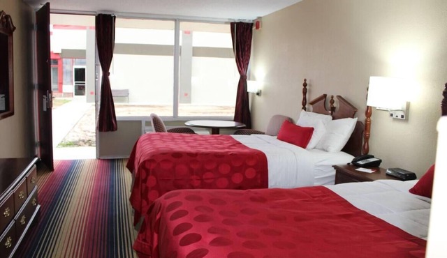 3 Comfy Units for Group Travel, Parking