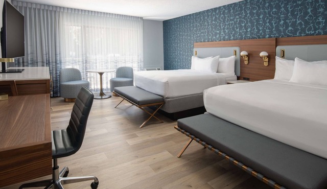 3 Convenient Units! Outdoor Pool, Pets Allowed Near Valley Creek Estuary Park!