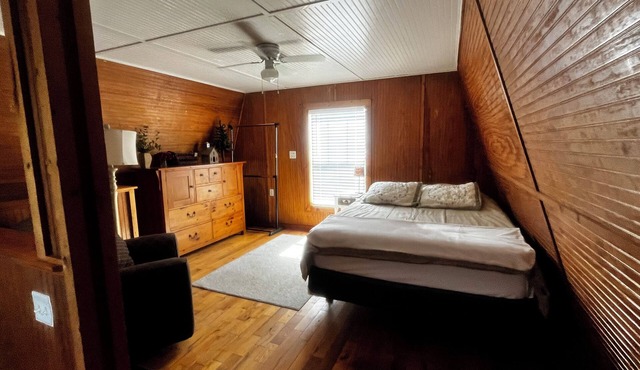 3 Cozy cabin charming Westminster