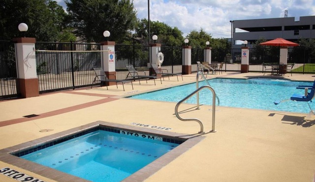 3 Cozy Units, Kitchen, Near Attractions, Pool