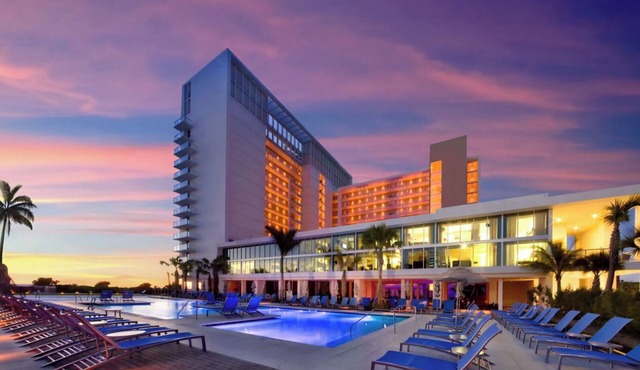 3 Crystal Shores Beachfront Resort & Spa, Hot Tub!