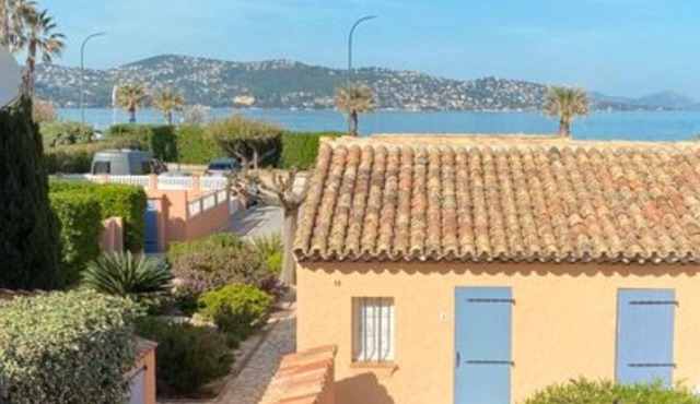 3* duplex apartment with balcony facing the sea