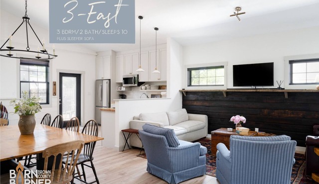 3-East: Luxe 3BR in Downtown Nashville, IN w/Rooftop Patio