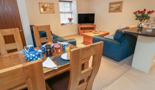 3 EDEN LODGE, pet friendly in Kirkby Stephen