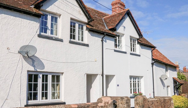 3 ELM COTTAGE, family friendly, luxury holiday cottage in Carhampton