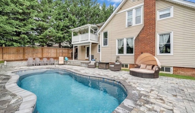 3 en suite bedrooms and a private heated pool.
