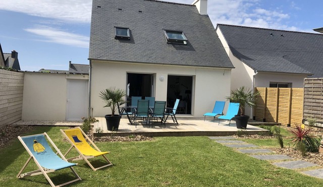 3 épis house in the center of Plougrescant less than 5 minutes from the sea