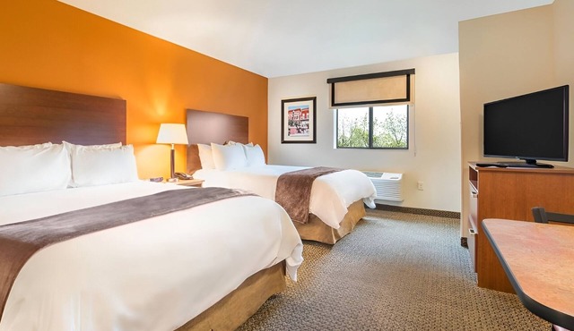 3 Extended Stay Rooms w/Kitchen Perfect for Budget Travelers Near Local Gems