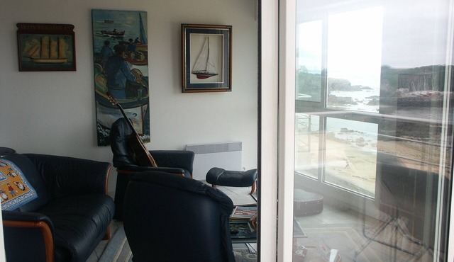 3 * FEET IN THE WATER, FACING THE SEA, access to the Beach, F3 BRETAGNE SUD