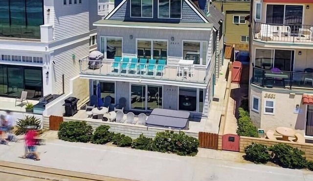 3 Full Floors across 40' of Ocean Frontage *Hot Tub*
