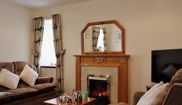 3 bedroom accommodation in Cairneyhill near Dunfermline