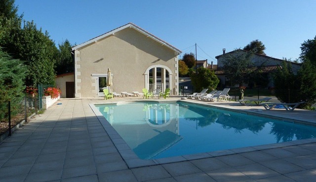 3 Gîtes and Mobilhome for 28 people