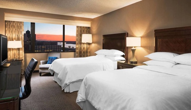 3 Great Units in Downtown Memphis! Visit Orpheum Theatre and Pink Palace Museum