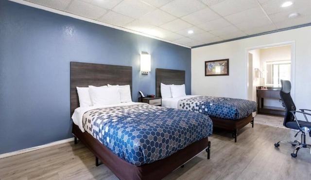 3 Group-Friendly Roadside Rooms Near Us-52 & I-81 | Ideal for Families/Groups