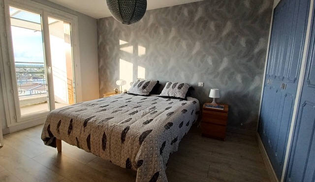 3 guest rooms for 6 people on the sixth floor, panoramic view of Rochefort