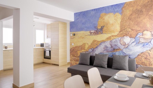 3 hab dobles, 2 baños, AC, junto al Casco Viejo OL