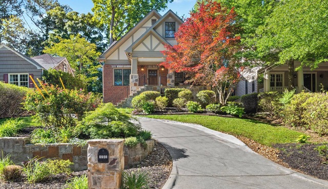 3 Homes in 1 - Huge Estate near Atlanta — Sleeps 16