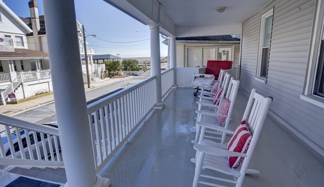 3 House from the Beach.Ocean Views from EVERY ROOM!