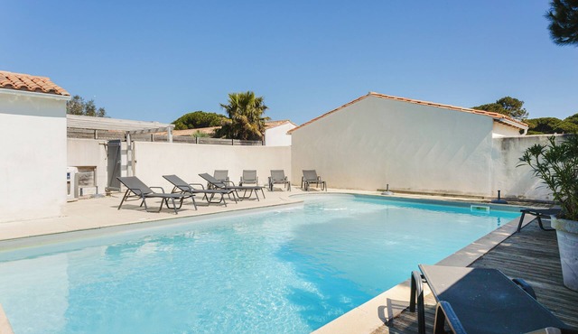 3* House with heated pool, 400m from beach and market – Île de Ré